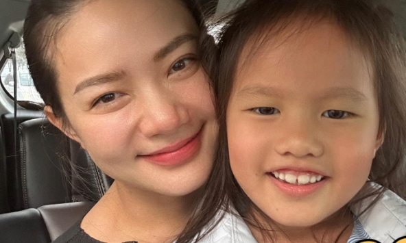 Vợ chồng Phan Như Thảo đóng hơn nửa tỷ đồng tiền học phí cho con gái, chương trình học có gì mà đắt đỏ đến thế!