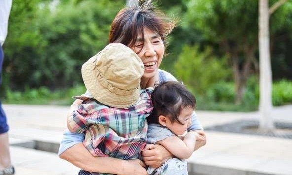 6 dấu hiệu của con cái cho thấy cha mẹ về già rất thảnh thơi: Có con kiểu này còn hơn trúng số độc đắc