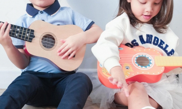 Nhìn loạt ảnh hàng ngày của 2 nhóc Lisa và Leon, nhiều người ngưỡng mộ cách dạy con của Hồ Ngọc Hà vì chi tiết này