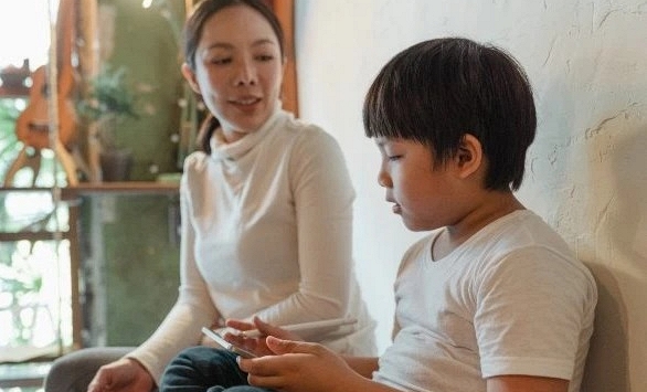 Ba kiểu cha mẹ này rất dễ biến con mình thành “kẻ thù”, đặc biệt là kiểu thứ ba, thật khủng khiếp!