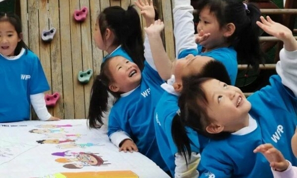 Đừng hỏi 'hôm nay con học vui không', chỉ cần nhìn 4 tín hiệu này, bạn sẽ biết tất tần tật tình trạng của trẻ mẫu giáo