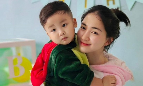 Hòa Minzy mong đừng ai nói với con 3 chữ này: Càng ngẫm càng thấy cách dạy con quá hay