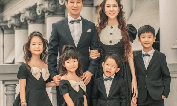 Hai gia đình sao Việt giàu sụ vẫn cho con học trường công: Học lực xuất sắc, ngoại ngữ biết 3, 4 thứ tiếng lại còn đủ tài lẻ