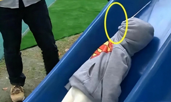  Cô giáo gửi ảnh học sinh, mẹ xem xong thấy hối hận: Trẻ đi học mầm non thực sự không nên mặc 3 loại quần áo này