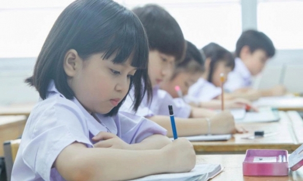 Giúp con từ học hành lẹt đẹt 'chen chân' vào top 3 của lớp không khó: Khoa học chứng minh chỉ cần làm 2 việc nhỏ mỗi ngày