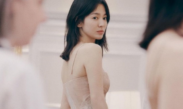 Đoạn clip 13s gây bão của Song Hye Kyo, mỹ nữ mỉm cười làm netizen xao xuyến 