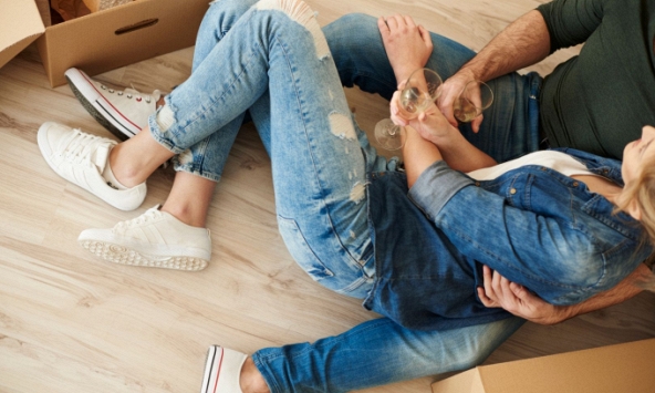 Bạn trai phản ứng gay gắt khi biết người chủ thực sự của tòa nhà anh đang ở chung với bạn gái