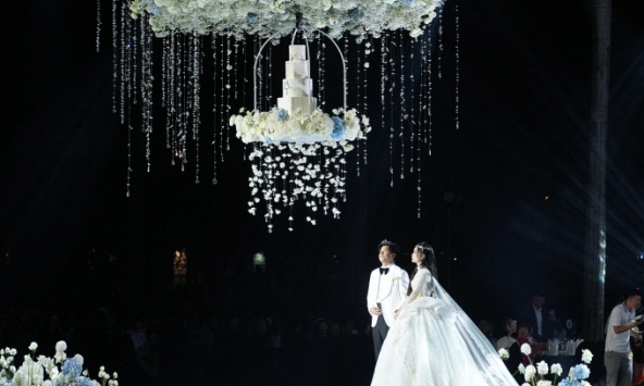 Xuất hiện đám cưới sang xịn ở Ba Đình, Hà Nội, cô dâu là top 5 Hoa hậu Hòa bình Việt Nam