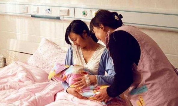 Vợ vừa sinh chồng đã ép làm xét nghiệm ADN với con, có kết quả mẹ chồng vẫn chửi bới vì lí do vô lý