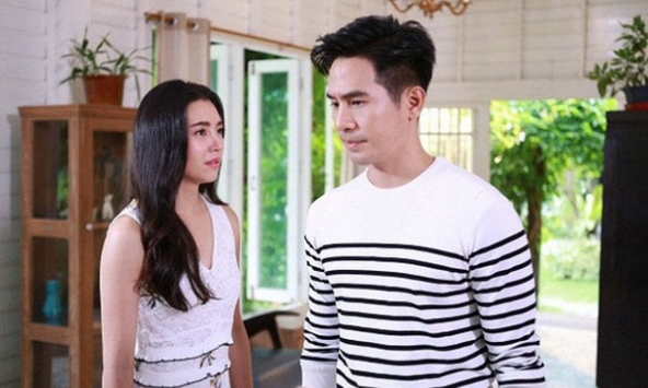 Đi công tác về thấy quần áo lạ treo trên ban công, người phụ nữ quyết tâm ly hôn sau lời biện hộ của chồng