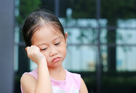 Cha mẹ phải nâng đỡ con cái trong 3 thời điểm quan trọng này, nếu không trẻ có thể tự ti trong suốt quãng đời còn lại