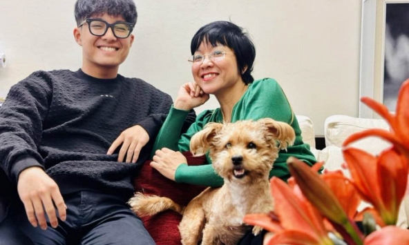 Năm mới, con trai MC Thảo Vân dặn dò 1 câu khiến mẹ rơi nuớc mắt, ai cũng khen: Đẻ đứa con 'đáng đồng tiền bát gạo'