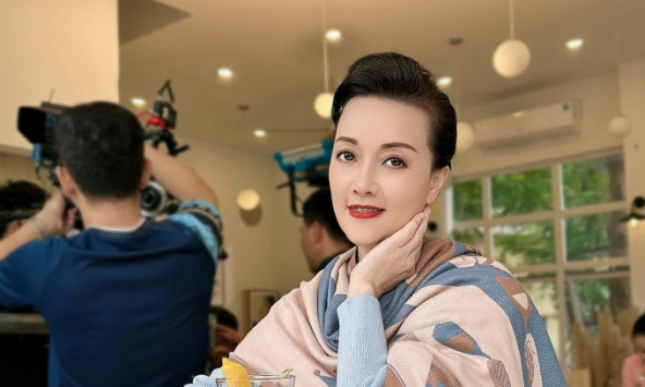 'Kín như bưng' về chuyện con cái, chỉ một câu về chuyện 'chọn dâu', Vân Dung được khen: Bà mẹ tâm lý, khéo dạy con