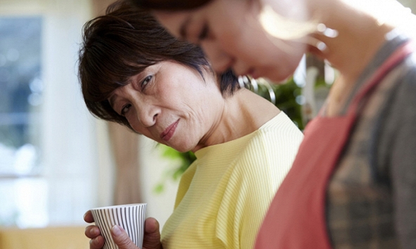 Mẹ chồng bắt nàng dâu xét nghiệm ADN cháu nội, câu đáp 'trả treo' của cô gây tranh cãi