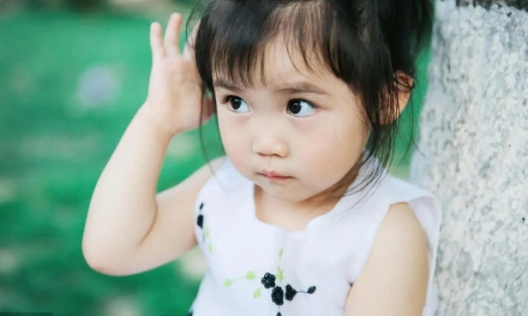 Ba hành vi của trẻ là biểu hiện của sự thiếu yêu thương mà cha mẹ lại tự hào cho rằng đó là EQ cao: Biết sớm 'cứu' đời con