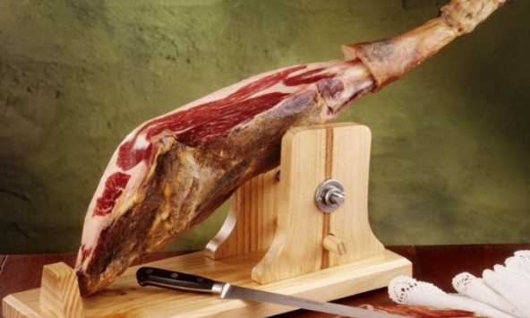 Món đùi heo xông khói giá trăm triệu cực 'sốt' Tết này: Tốt cho sức khỏe đến đâu?