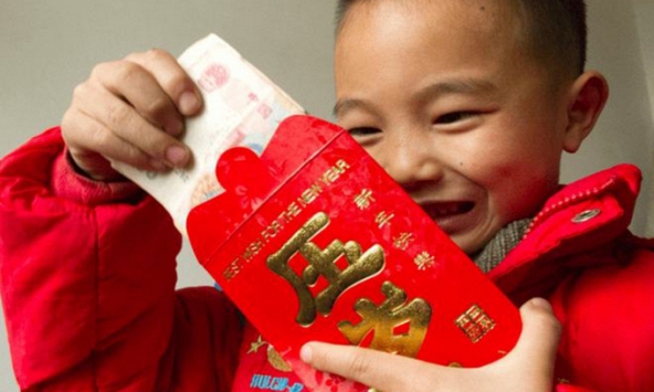 Vợ tái mặt khi cháu chê 'Sao mừng tuổi có 50 nghìn?', người chồng nhanh trí xử lý cực khéo, khiến cả nhà thoát ngại ngùng