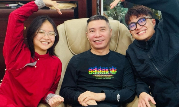 Ngày Tết, con trai đến thăm bố Công Lý, MC Thảo Vân bình luận 1 câu cho thấy đã văn minh còn dạy con quá khéo 