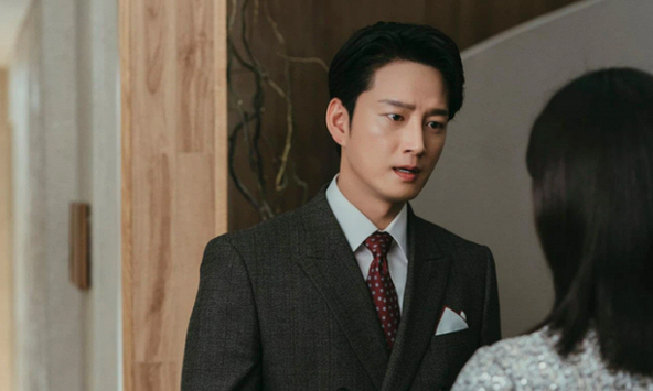 Sau buổi họp mặt cùng bạn bè, chồng biết bí mật khủng khiếp từ thời Đại học của vợ