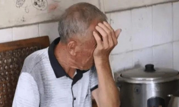 Ông bố 70 tuổi ngậm ngùi: Chỉ đến khi chia tài sản mới rõ 'tấm lòng' con cái, ai hiếu thảo thật, ai hiếu thảo giả, nhìn qua là biết