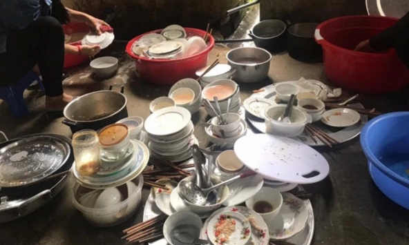 Nhờ chuyến công tác của chị dâu, cô em chồng hống hách đã bị “xử lý” cực gọn khi bố mẹ đột xuất lên chơi