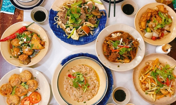 Sau một bữa cơm với mẹ bạn trai ở nhà hàng, cô gái vội vàng chia tay vì hành động khó tin của bà