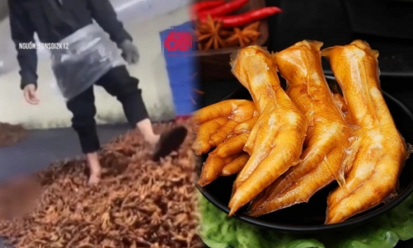 Rùng mình hình ảnh chân gà siêu cay trên TikTok bị giẫm đạp, đổ đống dưới đất: Nhìn thế này liệu còn ai dám ăn?