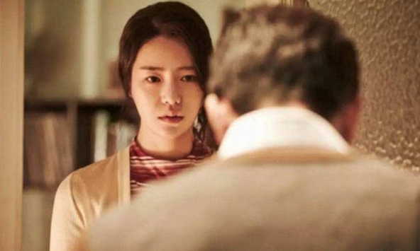 Cô vợ 'cao thủ' khiến chồng và tình nhân của anh ta tức phát điên khi mở cửa nhà