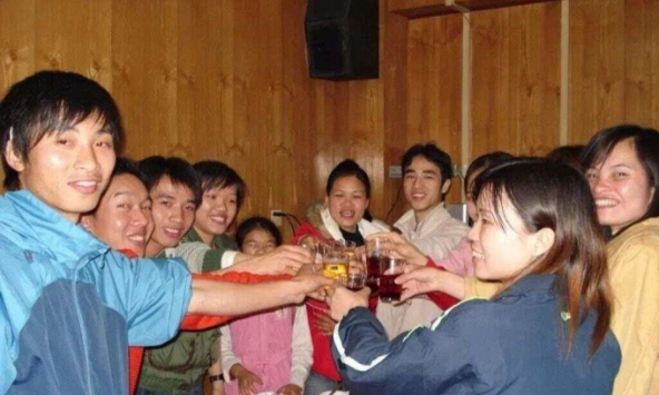 20 năm sau khi tốt nghiệp, tôi tham dự họp lớp và nhận ra 5 quy tắc ảnh hưởng đến thành công: Điều thứ 4 rất cần cho con bạn