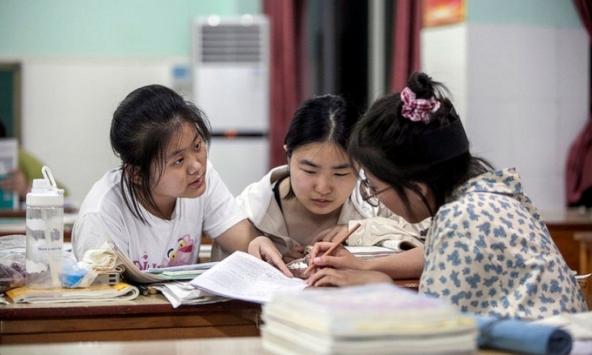 Đoạn tin nhắn được hàng ngàn phụ huynh Hà Nội bàn luận 'rần rần' lúc này: Lo sợ vì nhìn thấy chính mình trong đó