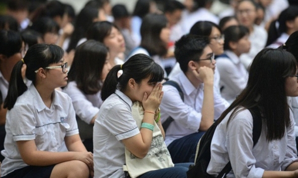 Phụ huynh quận này của Hà Nội đang như 'ngồi trên chảo lửa': 3/3 trường công trên địa bàn giảm chỉ tiêu, mà điểm chuẩn thì cao