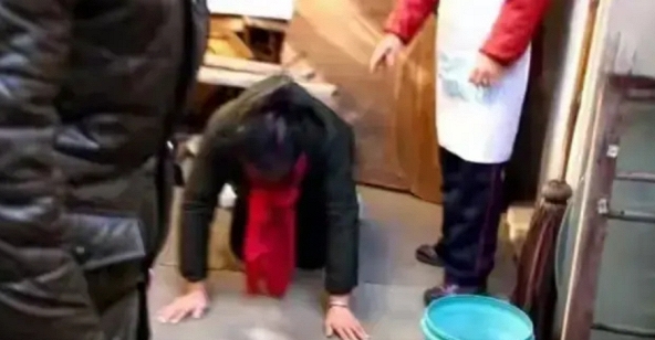 Bà mẹ đơn thân phá sản vì dốc hết tiền cho con đi du học, vụ việc sau đó khiến nhiều người thốt lên: Vô lý không chịu nổi!