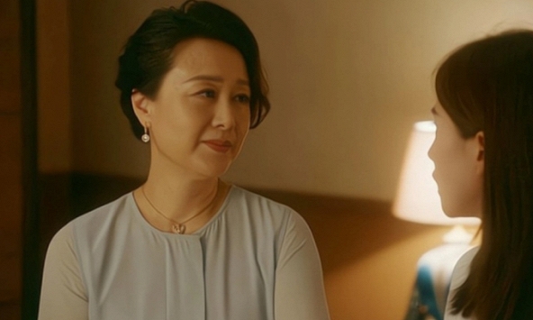 Kết bạn Facebook với mẹ chồng, tôi tái mặt khi thấy mẹ vào bình luận, câu góp ý của bà khiến tôi muối mặt xấu hổ