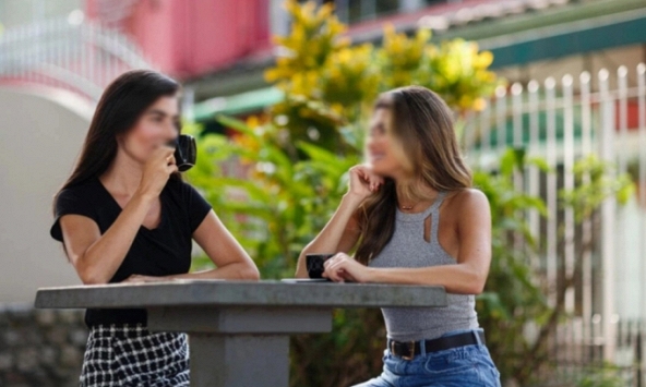 Yêu được người bạn trai thành đạt, tôi hí hửng vui mừng cho tới lần về thăm nhà anh, nghe chị hàng xóm tiết lộ bí mật mà lo sợ