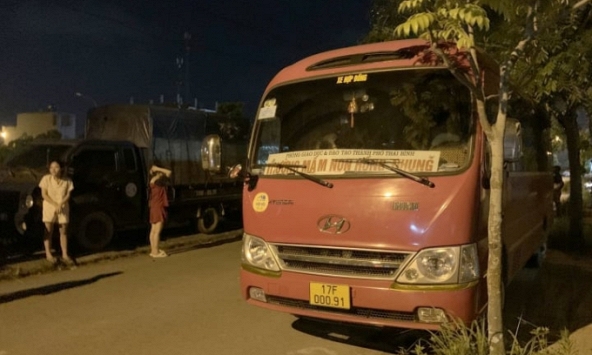 Phụ huynh bất an không ngủ nổi sau vụ việc bé trai 5 tuổi ở Thái Bình, đề xuất giải pháp an toàn trên các chuyến xe bus tới trường