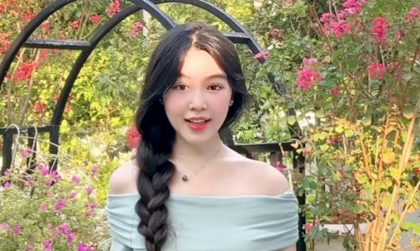 Lọ Lem đăng clip nhảy múa siêu xinh, nhưng bình luận của vợ chồng MC Quyền Linh mới khiến ai nấy quá nể