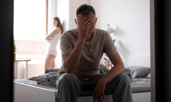 Suýt làm điều tội lỗi với vợ, bỗng dưng nghe câu chuyện cô ấy kể trên bàn ăn, tôi thảng thốt quay đầu