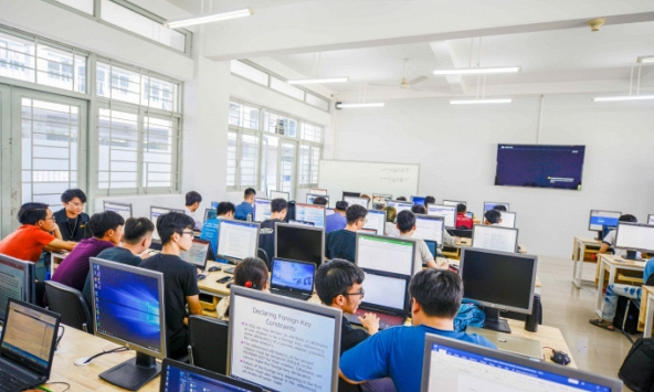 Đây là công việc có mức lương cực cao trong nhóm ngành Công nghệ thông tin, trên 8 năm kinh nghiệm lương 125 triệu đồng/tháng