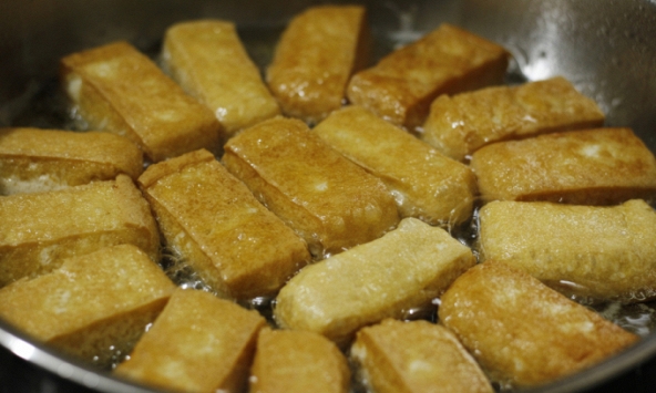 Cặp vợ chồng 42 tuổi lần lượt qua đời vì bệnh ung thư gan, bác sĩ nói 'sát thủ' gây bệnh đã ở trong bếp từ rất lâu