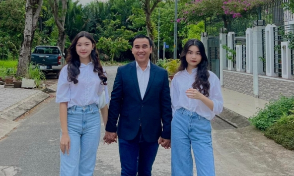 3 lần chia sẻ chuyện dạy con tuổi dậy thì của MC Quyền Linh nhận 'bão' like: Lọ Lem và Hạt Dẻ ngoan ngoãn đều là có lý do cả