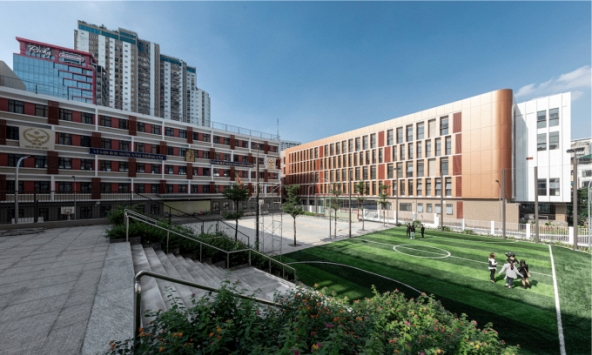 Trường cấp 2 CÔNG LẬP mơ ước của phụ huynh Hà Nội: Nhìn thành tích tuyển sinh lớp 10 là hiểu vì sao nhiều người muốn cho con theo học