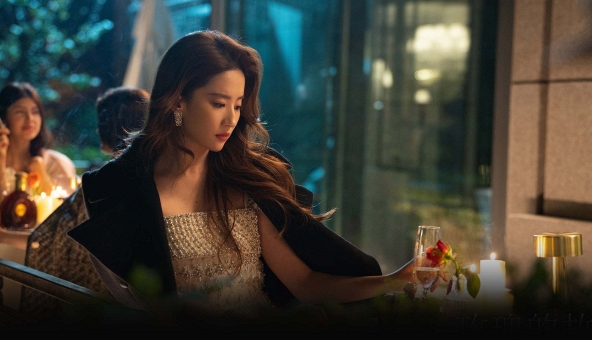 Nhìn nữ chính xinh đẹp bất hạnh trong Câu chuyện hoa hồng tôi lại thấy bản thân quá thông minh và có tầm nhìn