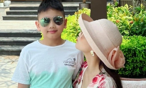 Một phú bà showbiz Việt ở nhà 60 tỷ, kim cương vài triệu đô, cách dạy con mới đáng ngưỡng mộ