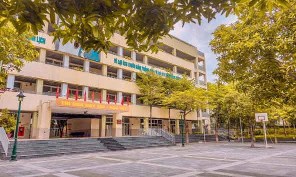 Quá nhiều trường THCS công lập 'đỉnh của chóp' quy tụ ở quận này của Hà Nội: Bảo sao phụ huynh đùa nhau chuyển nhà về ở!