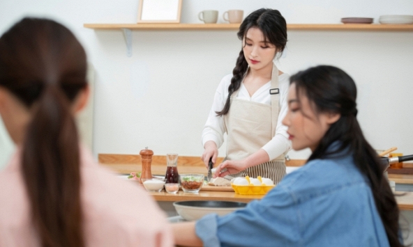 Chỉ vì 9kg sầu riêng mà nhà tôi 'nổ' chuyện liên hoàn, chị dâu tham lam cúi mặt “chịu nhục” giữa bữa cơm