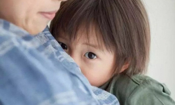 6 biểu hiện nhỏ nhưng chỉ ra con là đứa trẻ tự ti, cha mẹ cần hết sức lưu ý!