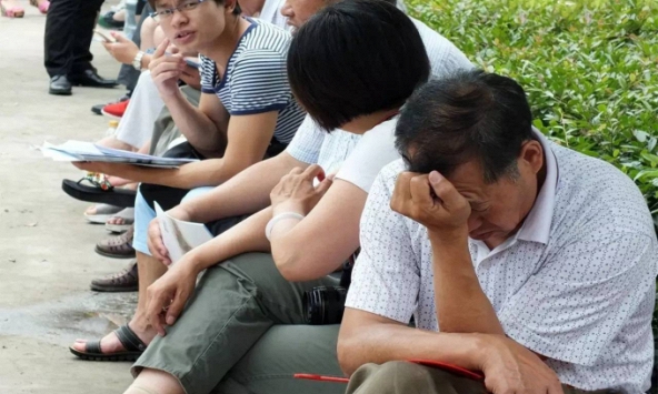 Vừa vui mừng con đỗ đại học xong, nhiều phụ huynh đã trầm ngâm 2 nỗi lo này