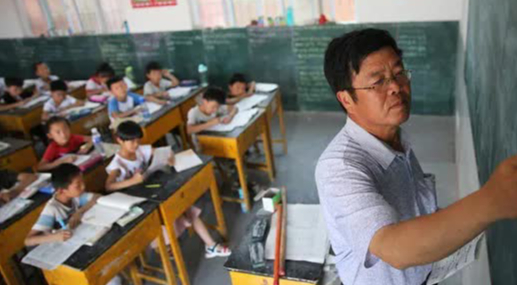 Quan điểm 'giáo viên thế hệ này có vẻ lười' gây tranh cãi dữ dội: Nghề làm dâu trăm họ, biết sao cho vừa lòng?