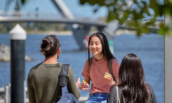 Quan điểm nhận 'bão like' về chuyện đi du học: Nếu thuộc trường hợp này thì đừng cố đi, khổ mẹ khổ cha tương lai mịt mù