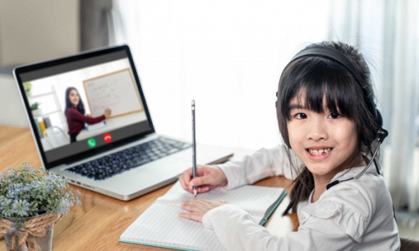 Được tư vấn đóng 40 triệu tiền học IELTS cho con, bà mẹ TP.HCM phân vân đắt hay rẻ: Dân tình tranh cãi 1 chi tiết